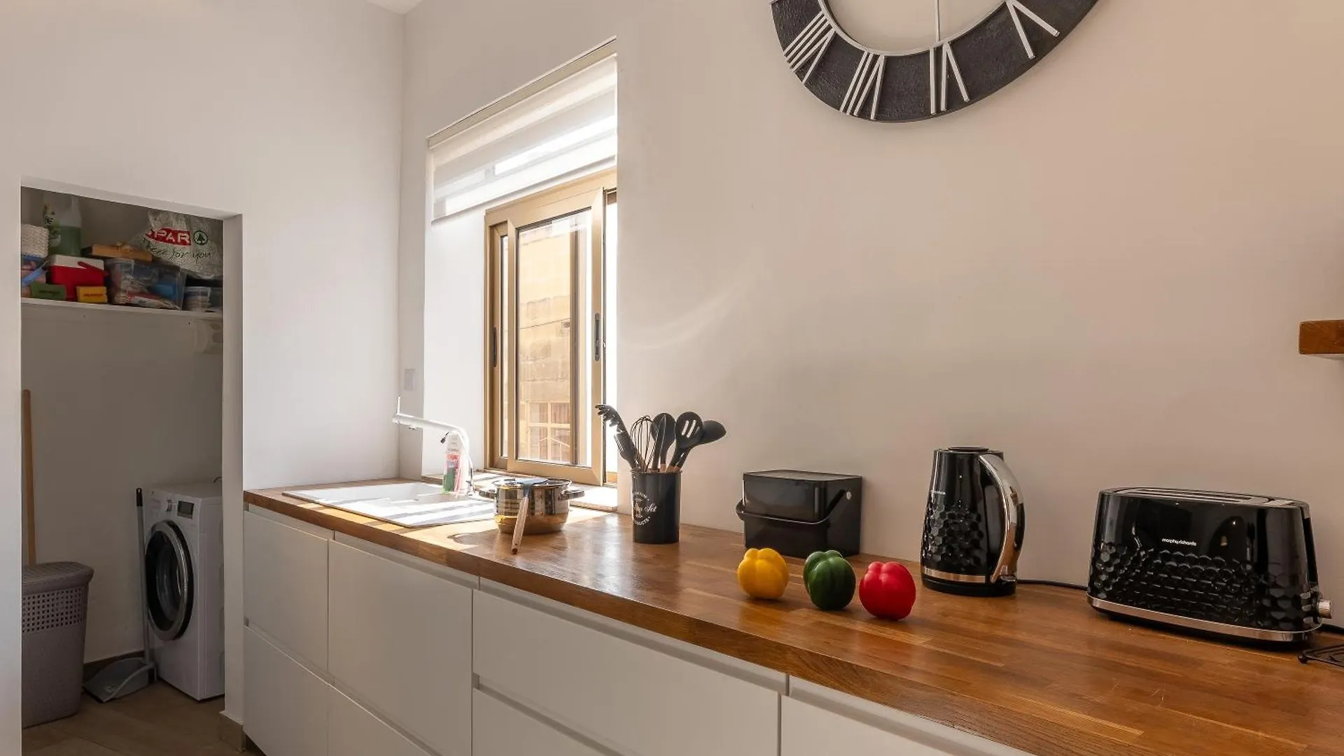 Magnificent Sea View Penthouse Cospicua - Happy Rentals Malta