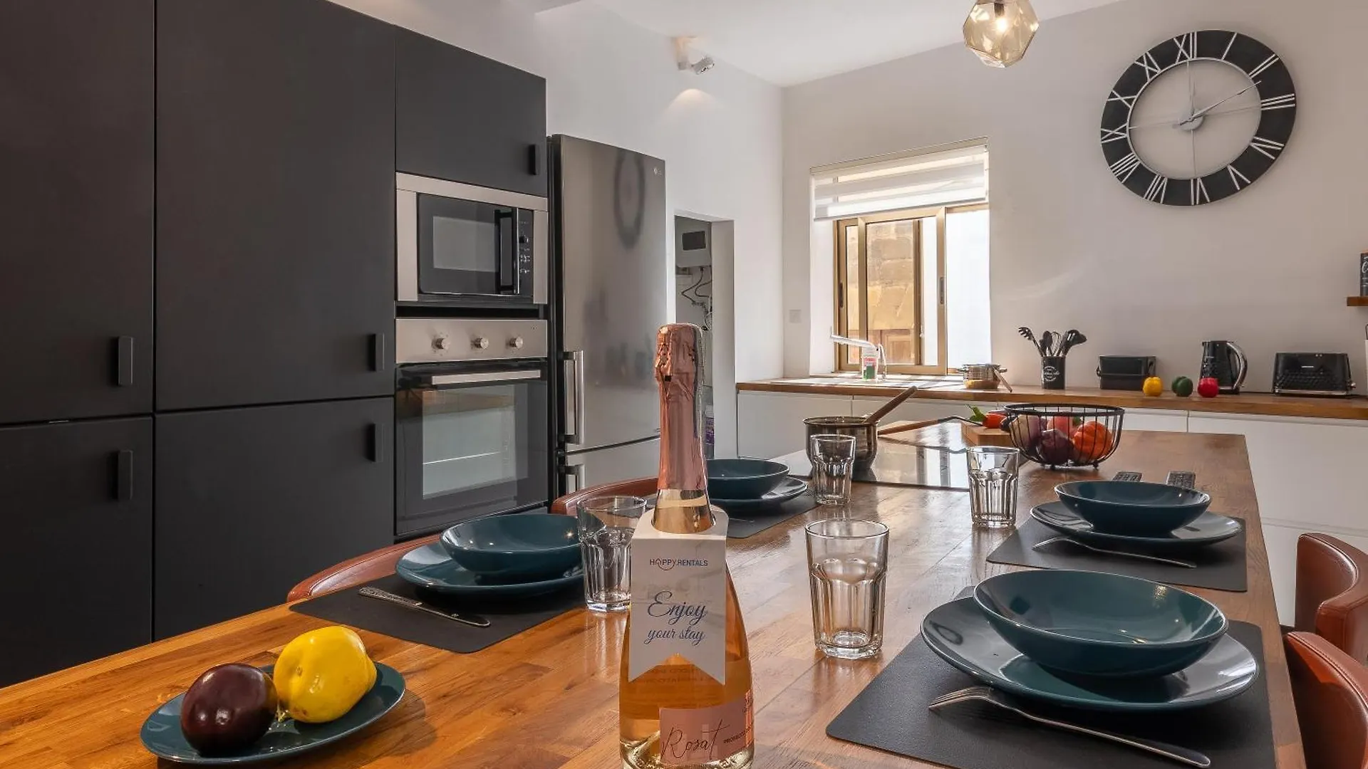 Magnificent Sea View Penthouse Cospicua - Happy Rentals Apartment
