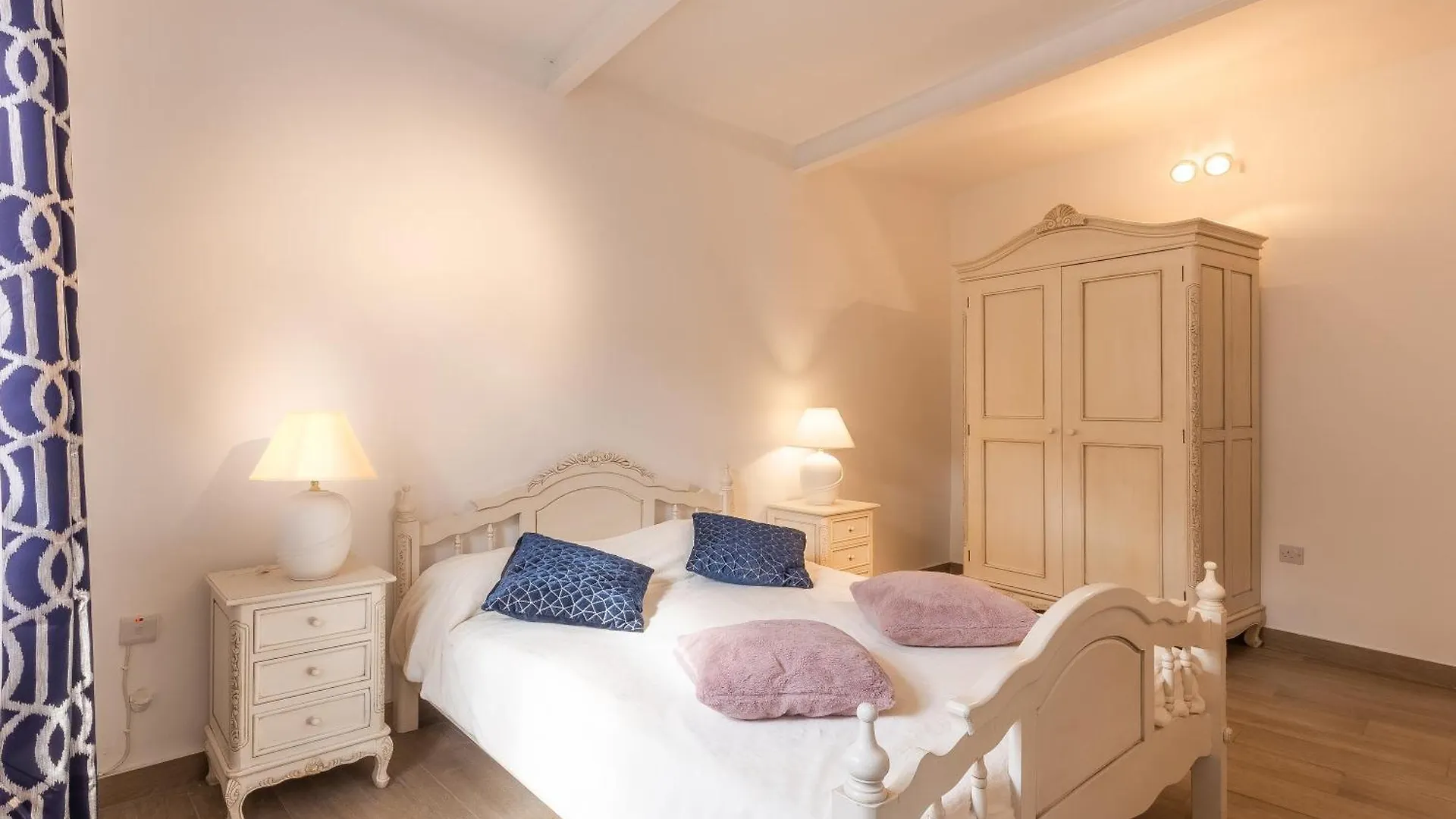 Magnificent Sea View Penthouse Cospicua - Happy Rentals Apartment